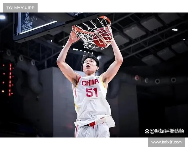 震撼篮球圈!卡斯尔秀精彩空切,强势双手隔扣杨瀚森成比赛焦点 震撼篮球圈!卡斯尔秀精彩空切,强势双手隔扣杨瀚森成比赛焦点
