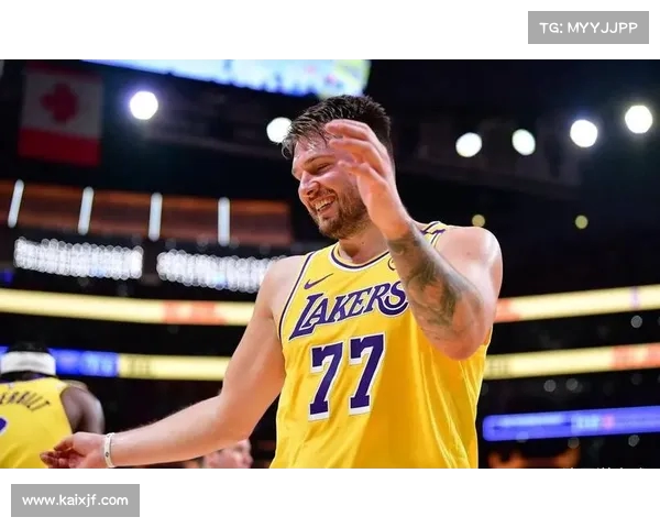 东契奇创历史新篇章:NBA首位达成此数据的球员(篮球巨星东契奇) 东契奇创历史新篇章:NBA首位达成此数据的球员(篮球巨星东契奇)